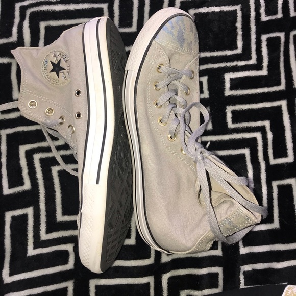 Converse shoes - Picture 1 of 3